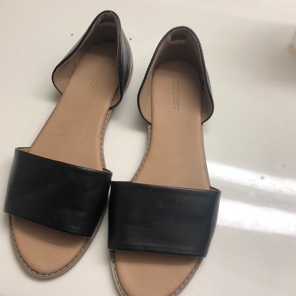 Black flat sandals